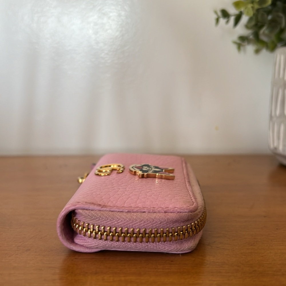 EUC “Limited Edition" Gucci Pink Marmont Bosco Dog Key Zip Around Coin Purse - Picture 5 of 13